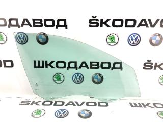 Стекло двери переднее правое Skoda Octavia 2017