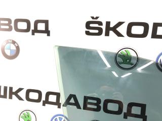 Стекло двери переднее правое Skoda Octavia RS A7 (5E)
