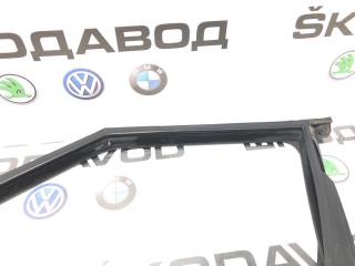 Уплотнитель стекла передний левый Yeti 2014 5L 2.0 CFJA