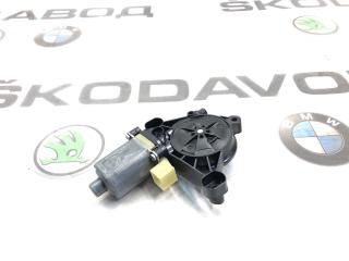 Запчасть мотор стеклоподъемника передний левый Skoda Octavia 2015