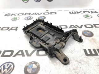 Площадка аккумулятора (АКБ) Skoda Octavia RS