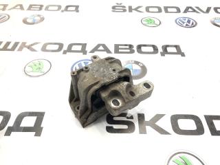 Опора двигателя правая Skoda Octavia 2011
