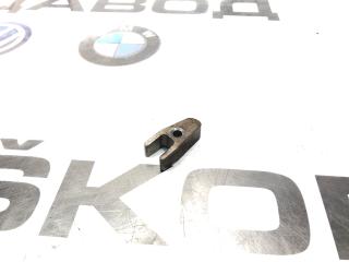 Фото запчасти кронштейн топливной форсунки Mercedes-Benz ML 2009 Б/У запчасть Запчасть кронштейн топливной форсунки Mercedes-Benz ML 2009