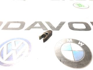 Фото запчасти кронштейн топливной форсунки Mercedes-Benz ML 2009 Б/У запчасть Запчасть кронштейн топливной форсунки Mercedes-Benz ML 2009