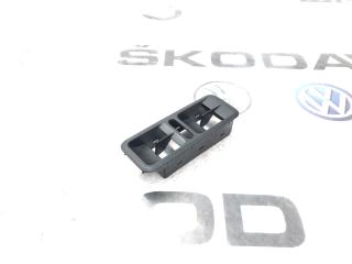 Накладка блока управления стеклоподъемников Skoda Yeti 2014