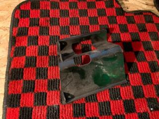 Запчасть крышка аккумулятора Subaru Legacy 2005