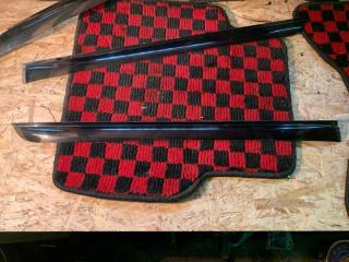 Запчасть ветровик задний левый Subaru Forester 2003