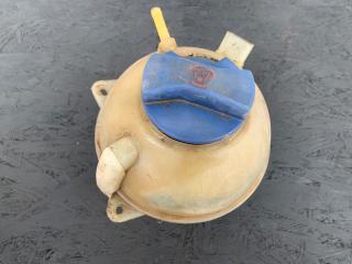 Запчасть бачок расширительный Volkswagen Golf 2000