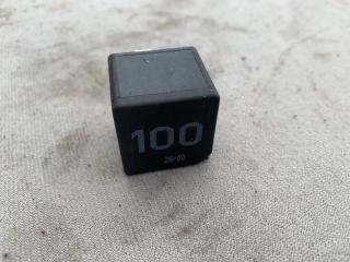 Запчасть реле Volkswagen Golf 2000