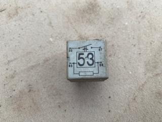 Запчасть реле Volkswagen Golf 2000