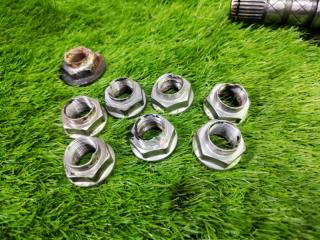 Запчасть ступичная гайка Subaru