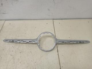 Накладка на решетку радиатора передняя Mercedes Benz A-Class 2019 Б/У Накладка на решетку радиатора передняя Mercedes Benz A-Class 2019