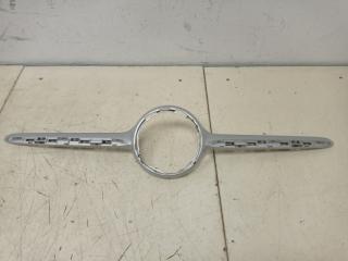 Накладка на решетку радиатора передняя Mercedes Benz A-Class 2019 Б/У Накладка на решетку радиатора передняя Mercedes Benz A-Class 2019