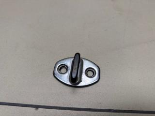 Запчасть ответная часть замка двери VOLKSWAGEN Polo 5 поколение 2014