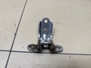 Фото запчасти петля двери нижняя задняя левая KIA Soul 1 поколение 2012 Б/У запчасть Запчасть петля двери нижняя задняя левая KIA Soul 1 поколение 2012