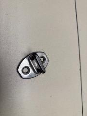 Запчасть ответная часть замка двери VOLKSWAGEN Polo 5 поколение 2010