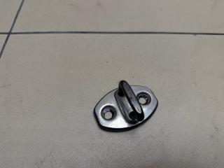 Запчасть ответная часть замка двери VOLKSWAGEN Polo 5 поколение 2013