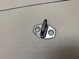 Запчасть ответная часть замка двери VOLKSWAGEN Polo 5 поколение 2011