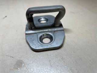 Фото запчасти ответная часть замка двери Mercedes-Benz C-CLASS 4 поколение 2014 Б/У запчасть Запчасть ответная часть замка двери Mercedes-Benz C-CLASS 4 поколение 2014