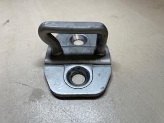 Фото запчасти ответная часть замка двери Mercedes-Benz C-CLASS 4 поколение 2014 Б/У запчасть Запчасть ответная часть замка двери Mercedes-Benz C-CLASS 4 поколение 2014