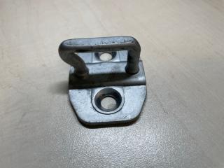 Фото запчасти ответная часть замка двери Mercedes-Benz GLK 1 поколение 2012 Б/У запчасть Запчасть ответная часть замка двери Mercedes-Benz GLK 1 поколение 2012