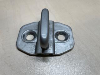 Фото запчасти ответная часть замка двери Mercedes-Benz GLK 1 поколение 2012 Б/У запчасть Запчасть ответная часть замка двери Mercedes-Benz GLK 1 поколение 2012