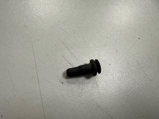 Фото запчасти клипса крепежная Mercedes-Benz GLK 1 поколение 2012 Б/У запчасть Запчасть клипса крепежная Mercedes-Benz GLK 1 поколение 2012