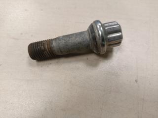 Фото запчасти болт колесный Mercedes-Benz S-СLASS 6 поколение 2018 Б/У запчасть Запчасть болт колесный Mercedes-Benz S-СLASS 6 поколение 2018