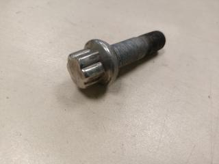 Фото запчасти болт колесный Mercedes-Benz S-СLASS 6 поколение 2018 Б/У запчасть Запчасть болт колесный Mercedes-Benz S-СLASS 6 поколение 2018