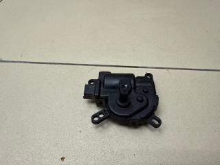 Моторчик заслонки отопителя FORD FOCUS 2 поколение 2007 Б/У Моторчик заслонки отопителя FORD FOCUS 2 поколение 2007