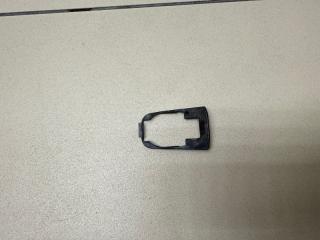 Фото запчасти прокладка ручки двери AUDI Q5 1 поколение 2012 Б/У запчасть Запчасть прокладка ручки двери AUDI Q5 1 поколение 2012