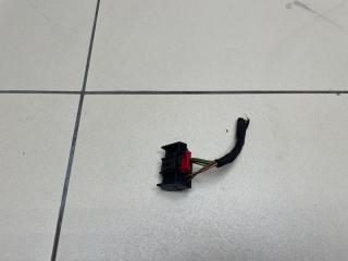 Фото запчасти разъем электрический VOLKSWAGEN Passat 2012 Б/У запчасть Запчасть разъем электрический VOLKSWAGEN Passat 2012