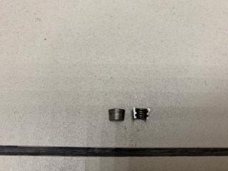 Фото запчасти сухарь клапана Audi Q5 2016 Б/У запчасть Запчасть сухарь клапана Audi Q5 2016