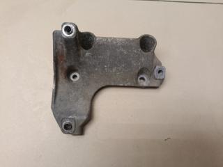 Фото запчасти кронштейн кондиционера BMW 1- SERIES 2008 Б/У запчасть Запчасть кронштейн кондиционера BMW 1- SERIES 2008