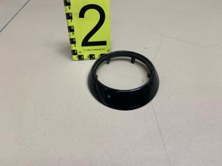 Запчасть накладка дефлектора воздушного передняя RENAULT Kaptur 1 поколение 2018