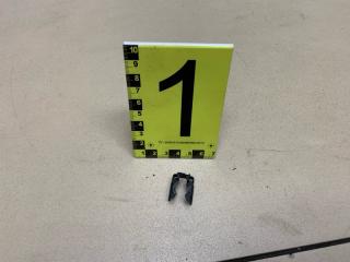 Запчасть крепеж форсунки Hyundai ix35 1 поколение 2011