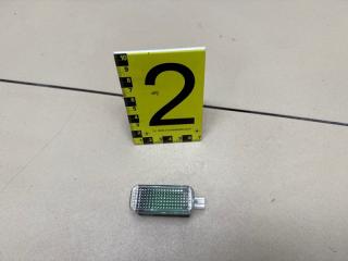 Запчасть плафон салонный VOLKSWAGEN Touareg 2020