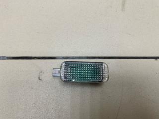 Запчасть плафон салонный AUDI Q7 2016