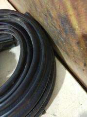 Уплотнитель двери правый Escalade 2002 LQ9