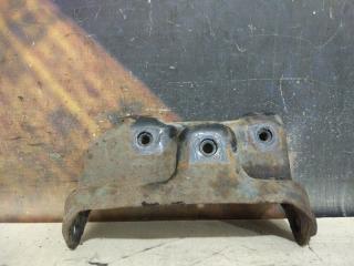 Запчасть кронштейн подушки двигателя правый Cadillac Escalade 2002