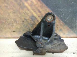 Запчасть кронштейн подушки двигателя левый Chevrolet TrailBlazer 2004