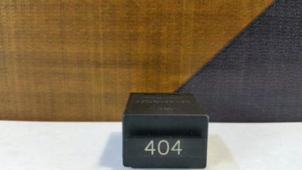 Запчасть реле Volkswagen Touareg 2004