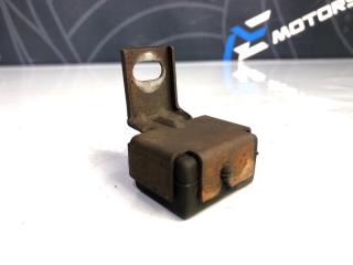 Запчасть крепление радиатора Lincoln Navigator 2005