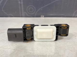 Запчасть датчик airbag Volkswagen Touareg 2005