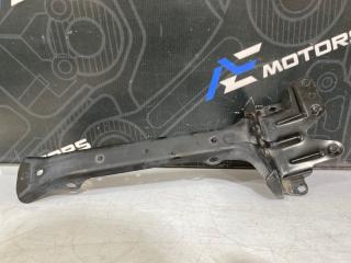 Запчасть кронштейн замка капота Volkswagen Touareg 2005