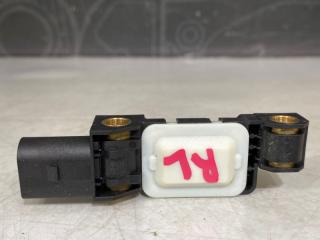 Запчасть датчик airbag Volkswagen Touareg 2005