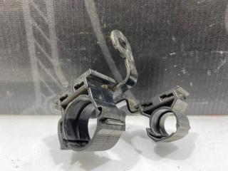 Запчасть кронштейн Porsche Cayenne 2003