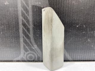 Запчасть накладка консоли правая Porsche Cayenne 2003