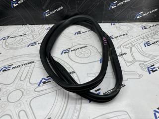 Запчасть уплотнитель двери задний левый Volvo XC60 2011