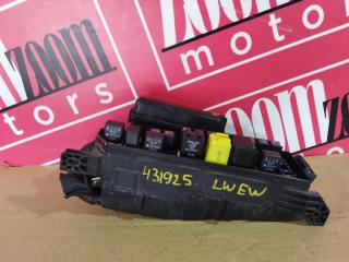 Запчасть блок реле и предохранителей MAZDA MPV 1999-2002